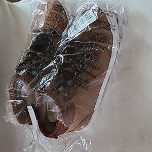 Boys boots.  Size 5. tan and white. New. Old Navy.